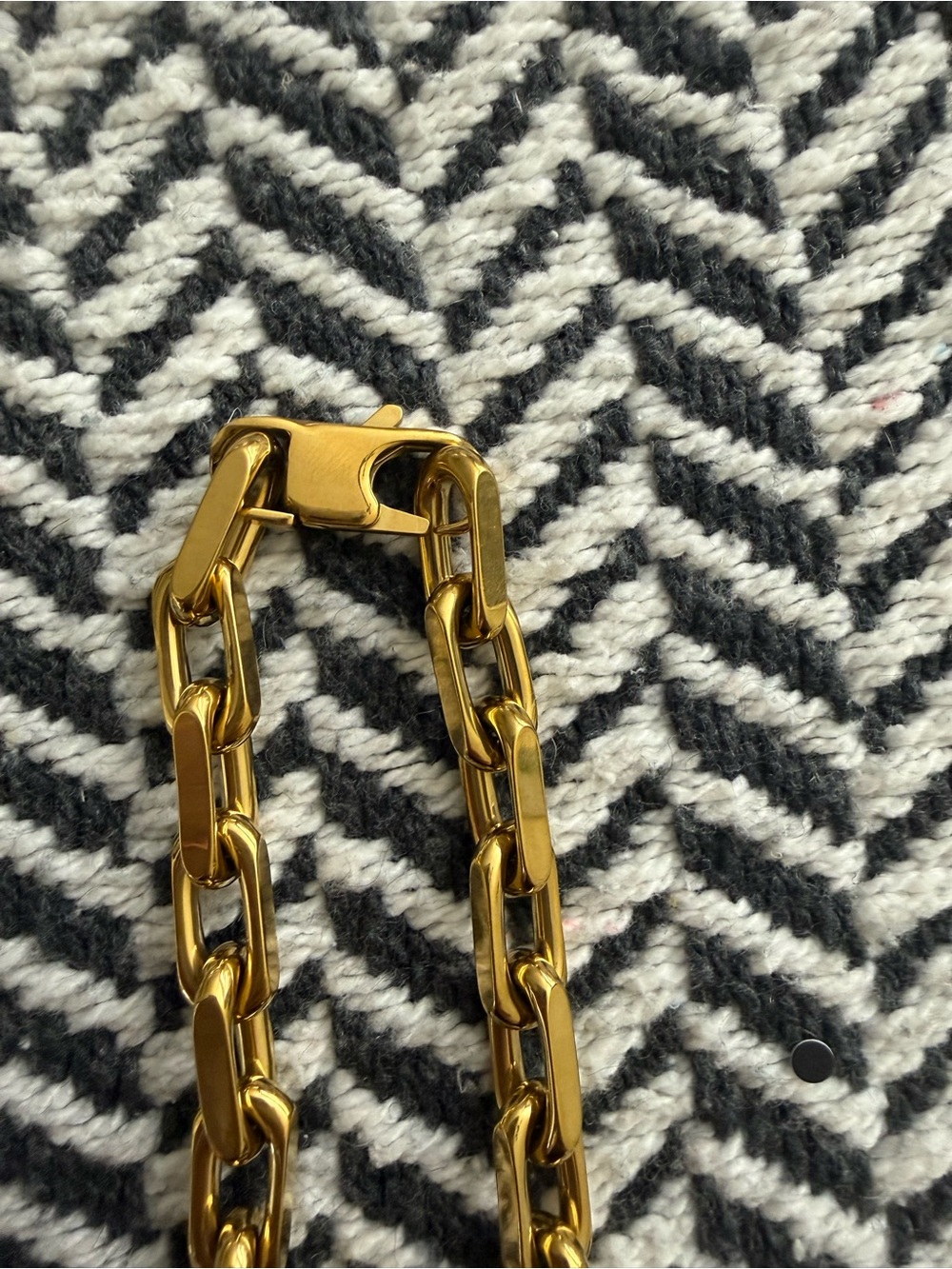 Boutique Gold Tone Chain Link Necklace - Women Jewelry - Picture 2 of 3